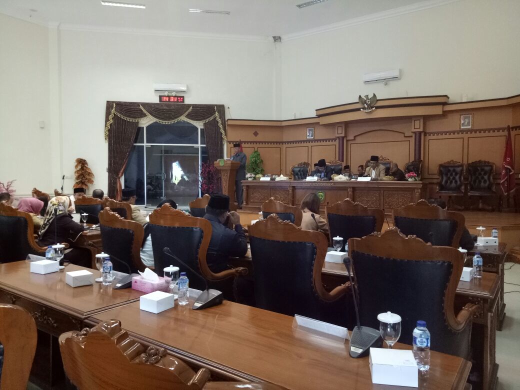 Rapat Paripurna DPRD Kota Tanjungpinang sempat diskor, Beny Minta RDTR Direvisi dalu 