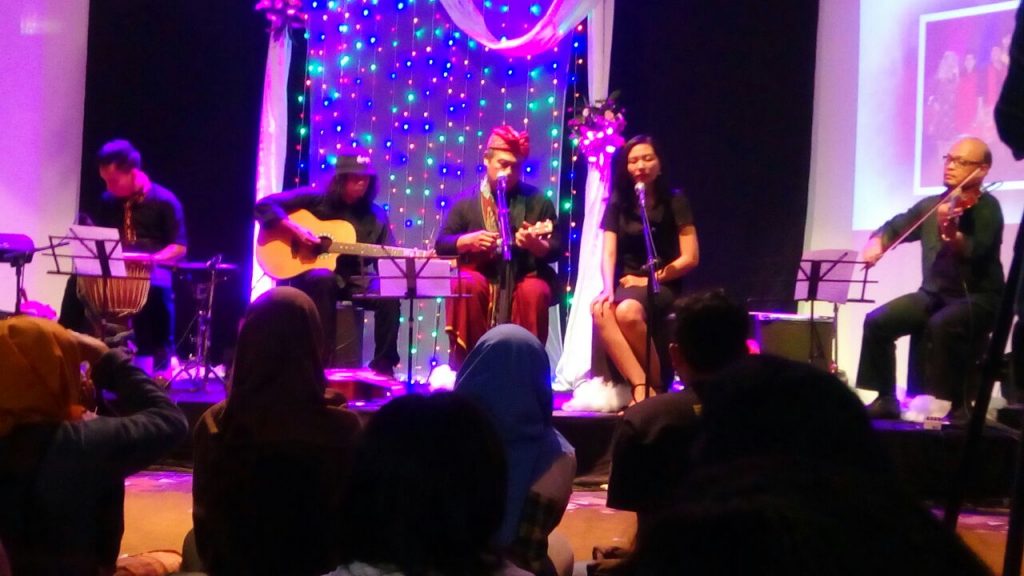 Konser Jodhi Yudono Diawali Lagu Dari Puisi WS Rendra 