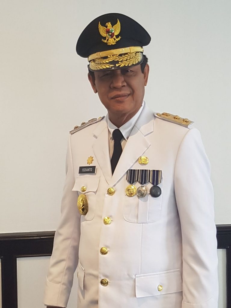 Isdianto Resmi Jabat Wagub Kepri  Sisa Masa Jabatan 2016-2021