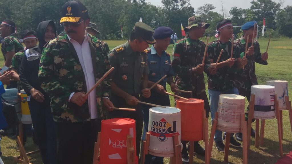 IMG-20180405-WA0058 Perkusi Barang Bekas Dan Selfie Warnai Upacara Pembukaan TMMD Ke 101 Kodim 0317/TBK