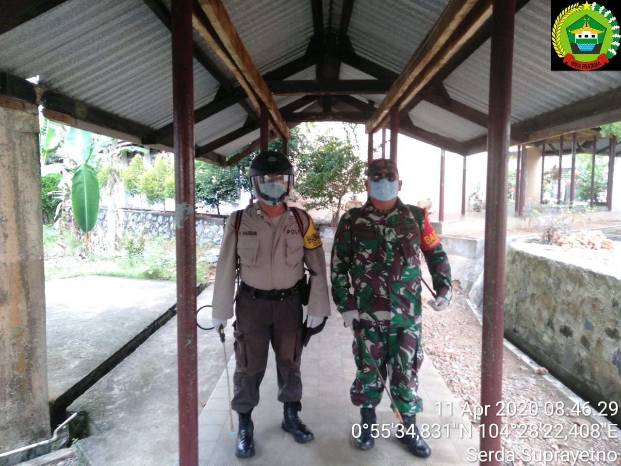 Babinsa Serda Suprayetno Melakukan Sterilisasi di SMKN 3 Tanjungpinang