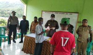 Bupati Anambas Abdul Haris Langsung Turun Tangan Menyalurkan Sembako Ke Warga
