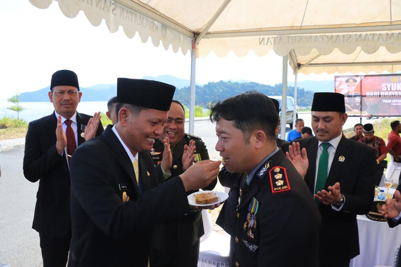 Kapolres Anambas AKBP Raden Ricky Pratidiningrat Pimpin Upacara HUT Bhayangkara Ke-79 Tahun 2025 Kapolres Anambas AKBP Raden Ricky Pratidiningrat Pimpin Upacara HUT Bhayangkara Ke-79 Tahun 2025