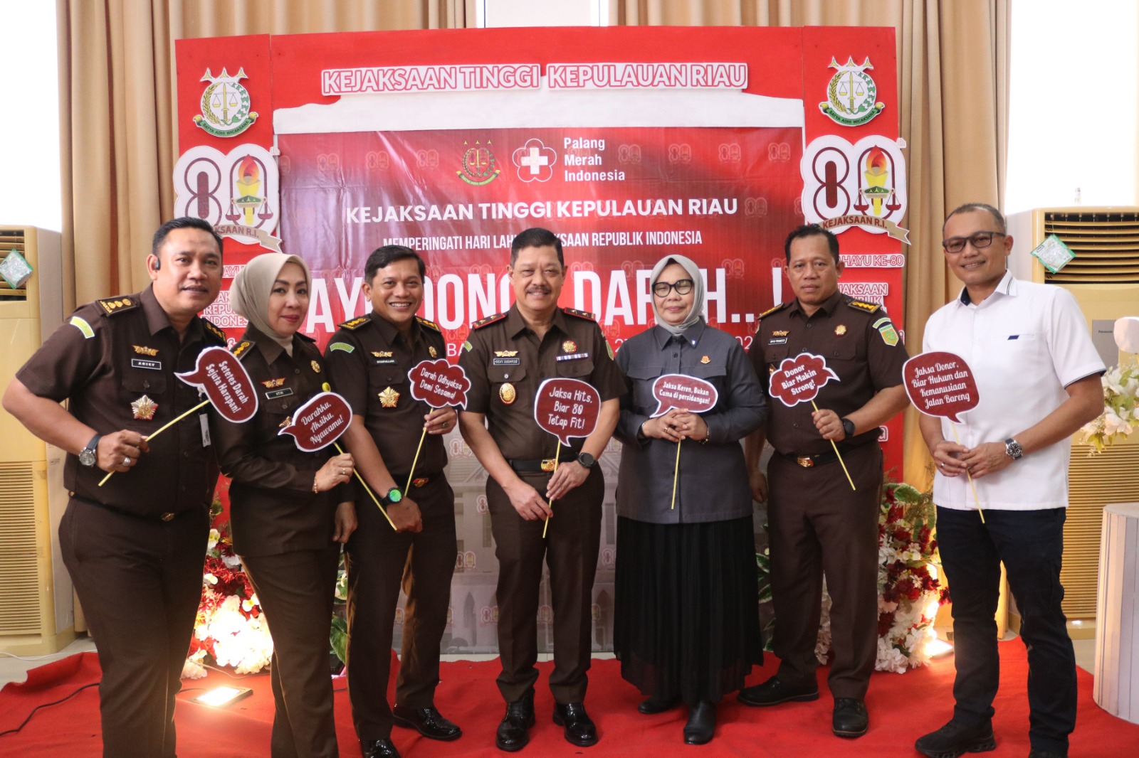 Peduli Kemanusiaan, Kejati Kepri Adakan Donor Darah Bersama PMI Kota Tanjungpinang Peduli Kemanusiaan, Kejati Kepri Adakan Donor Darah Bersama PMI Kota Tanjungpinang