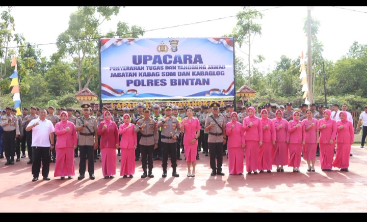Screenshot_20260827_141358_WhatsApp Kapolres Bintan Pimpin Upacara Penyerahan Tugas Jabatan, Dua Pejabat Baru Siap Perkuat Kinerja Polres Bintan