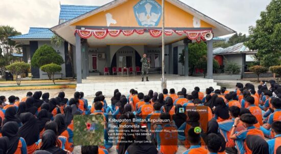 Bukan Sekadar Belajar, Babinsa Sungai Lekop Koramil 02/Bintim Bentuk Karakter Generasi Muda